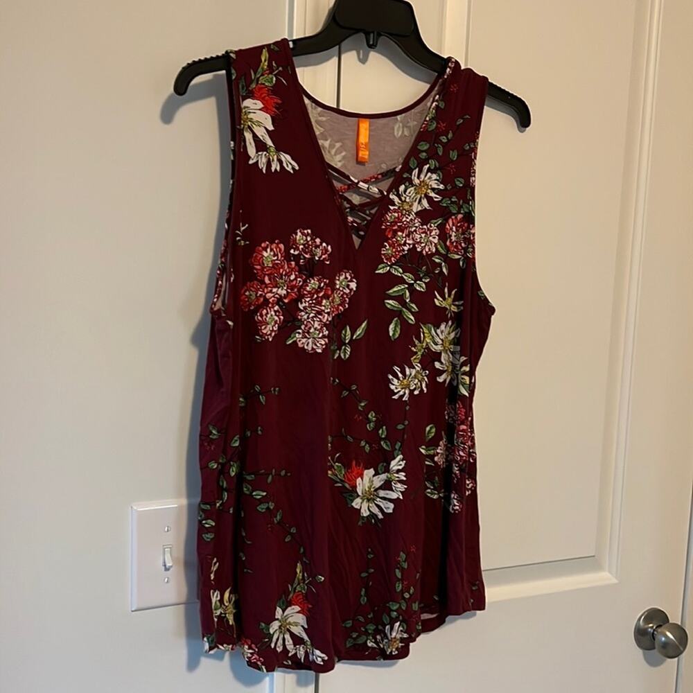 Feiersi Burgundy Soft Floral Lace Up V Neck Tank - Picture 2 of 11